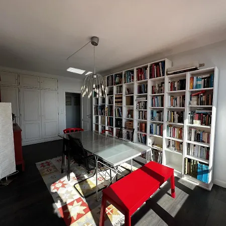 Apartment Gracious In With Pool, Cascais