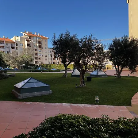 Apartment Gracious In With Pool, Cascais