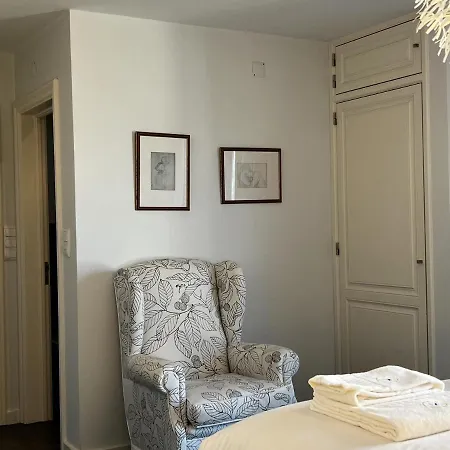 Gracious In With Pool, カスカイス