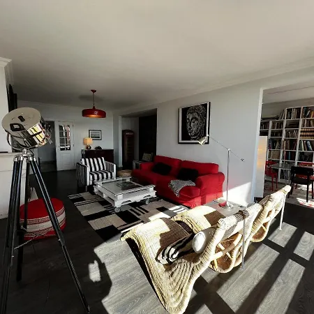 Gracious In With Pool, * カスカイス