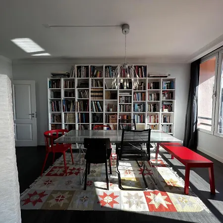 Gracious In With Pool, * カスカイス