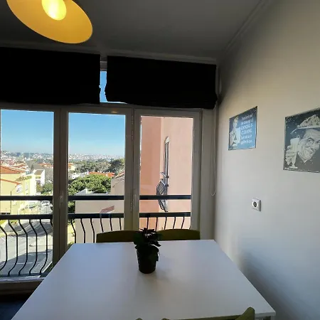 Gracious In With Pool, Apartment