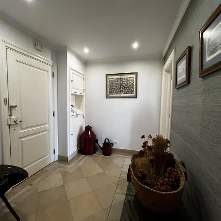 Gracious In With Pool, * カスカイス