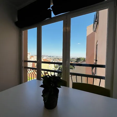 Gracious In With Pool, カスカイス