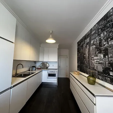 Gracious In With Pool, * カスカイス