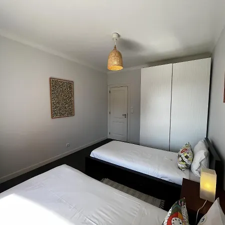 Gracious In With Pool, * カスカイス