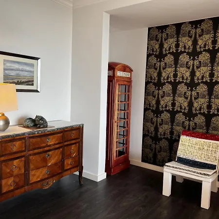 Gracious In With Pool, * カスカイス