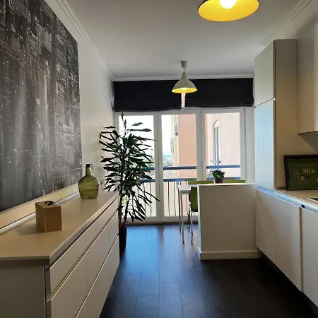 Gracious In With Pool, * カスカイス