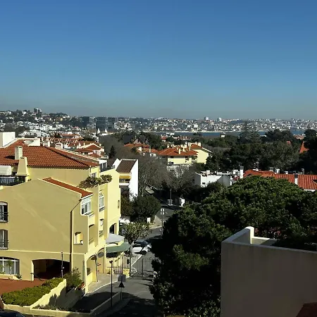 Gracious In With Pool, カスカイス