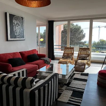 Gracious In With Pool, アパート カスカイス